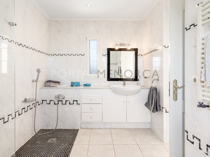 4 bedroom Villa for sale in Es Mercadal with pool garage - € 830,000 (Ref: 9402085)