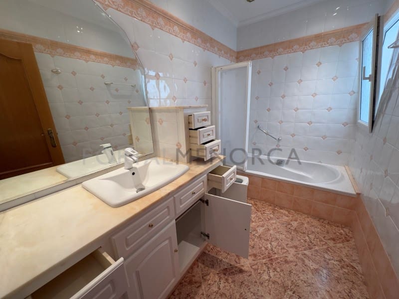 8 bedroom Villa for sale in Fornells - € 975,000 (Ref: 9402092)