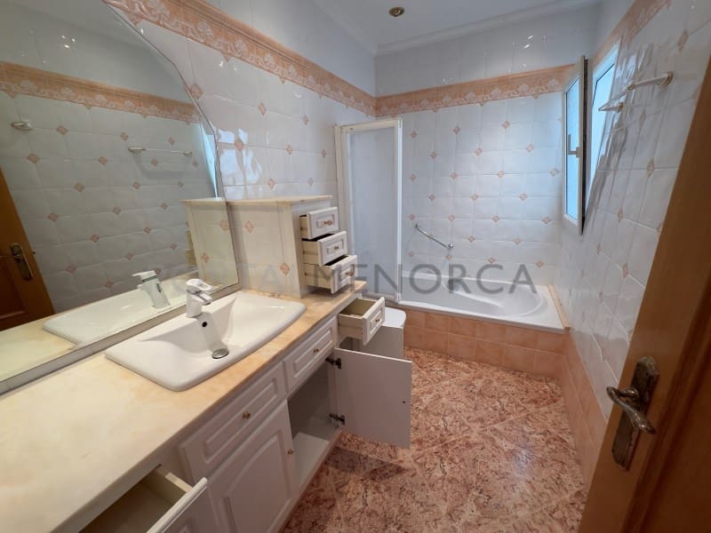 8 bedroom Villa for sale in Fornells - € 975,000 (Ref: 9402092)