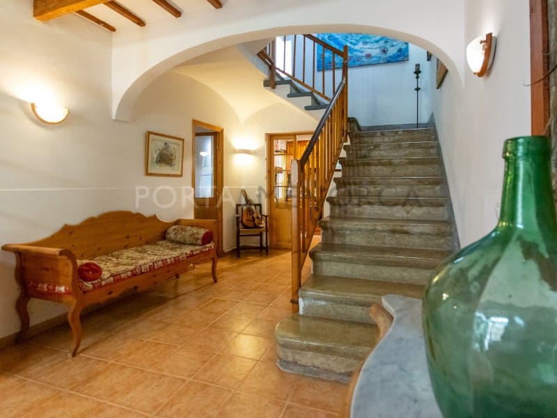 5 bedroom Villa for sale in Es Mercadal - € 495,000 (Ref: 9402093)