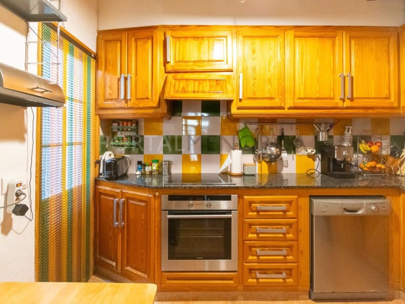 5 bedroom Villa for sale in Es Mercadal - € 495,000 (Ref: 9402093)