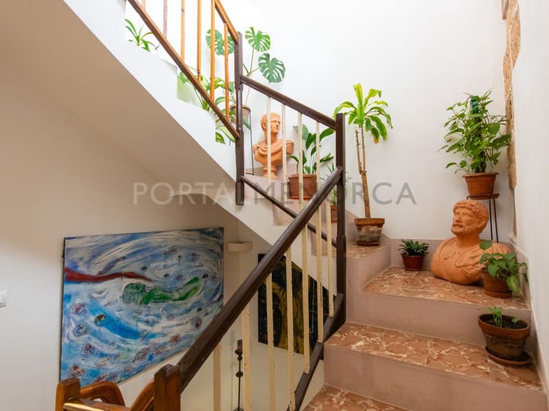 5 bedroom Villa for sale in Es Mercadal - € 495,000 (Ref: 9402093)
