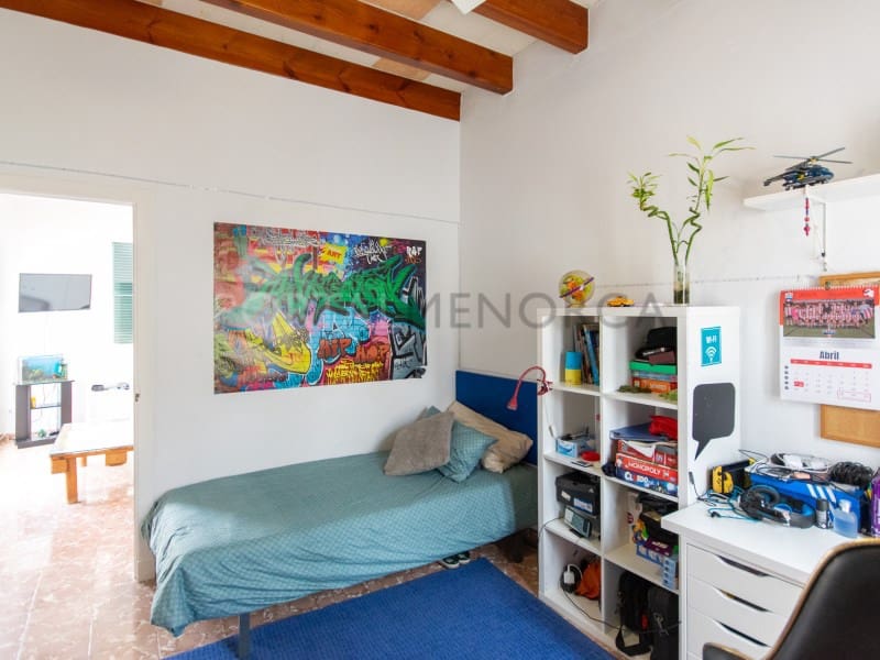 5 bedroom Villa for sale in Es Mercadal - € 495,000 (Ref: 9402093)