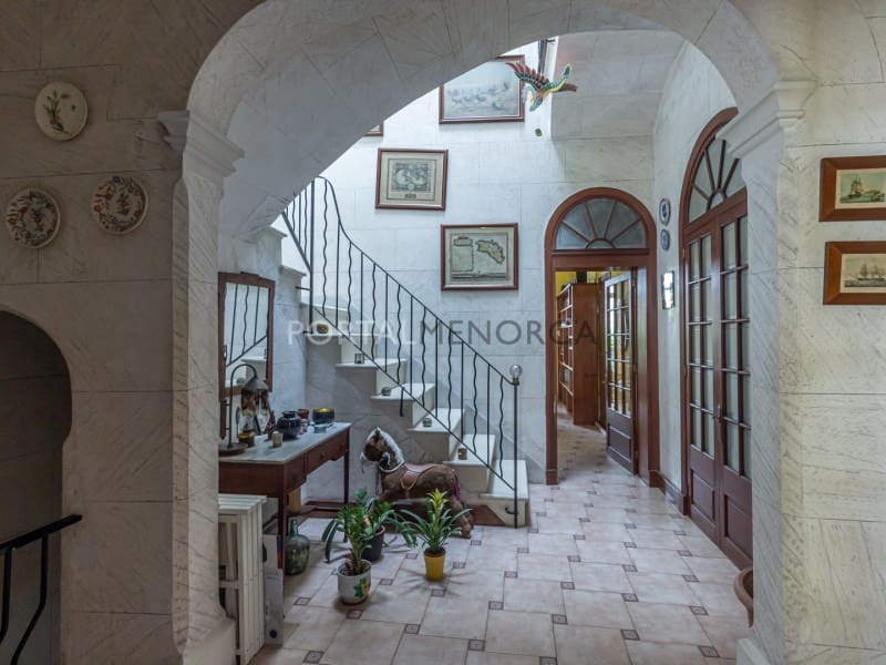 7 bedroom Villa for sale in Mahon / Mao - € 395,000 (Ref: 9402102)