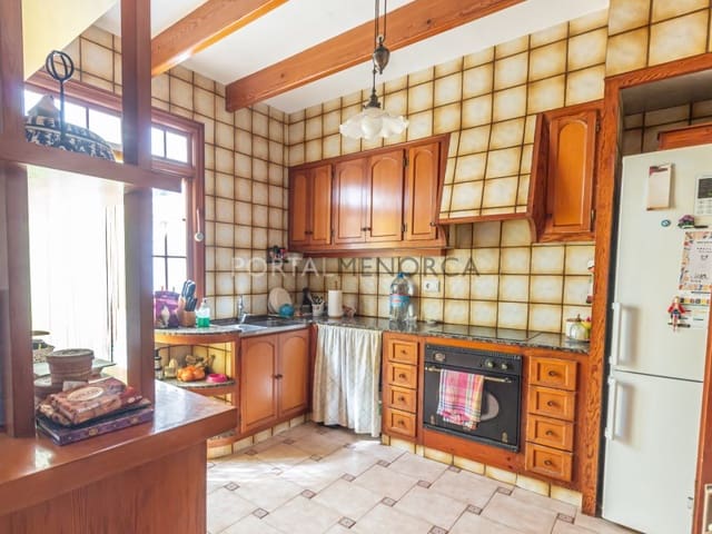 7 Zimmer Villa zu verkaufen in Mahón / Maó - 395.000 € (Ref: 9402102)