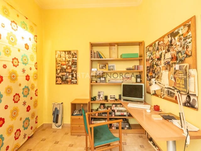 7 Zimmer Villa zu verkaufen in Mahón / Maó - 395.000 € (Ref: 9402102)