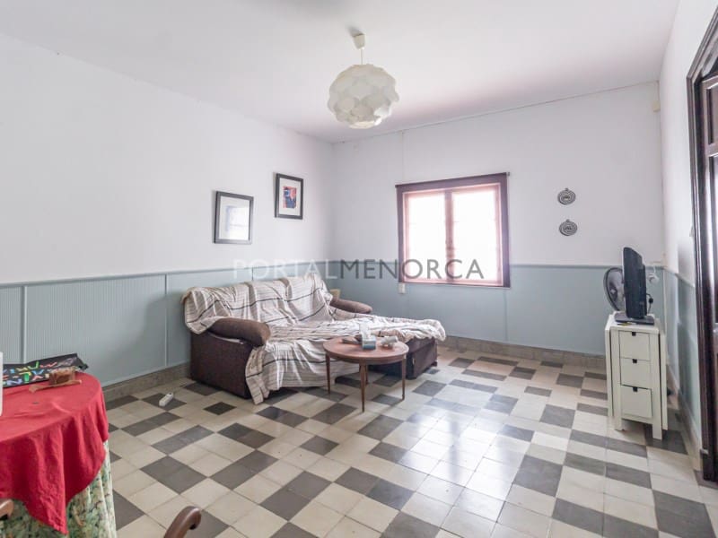 7 bedroom Villa for sale in Mahon / Mao - € 395,000 (Ref: 9402102)