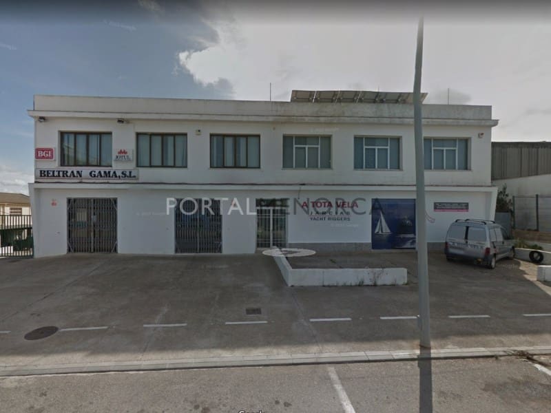Commercial for sale in Mahon / Mao - € 490,000 (Ref: 9402111)