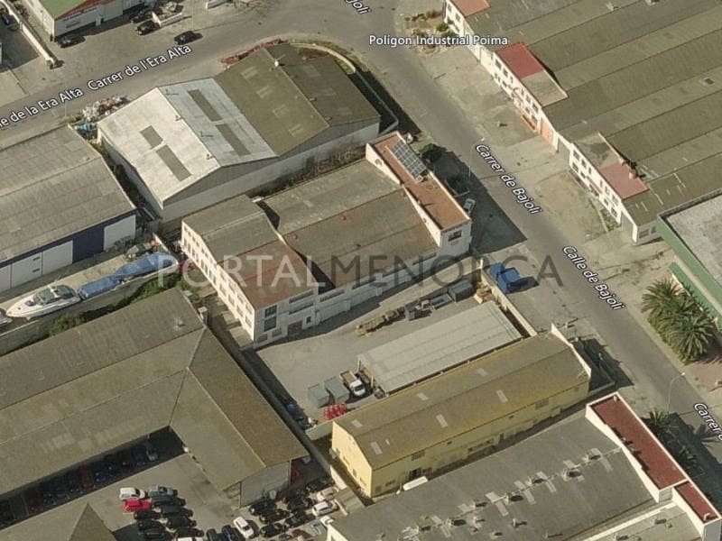 Commercial for sale in Mahon / Mao - € 490,000 (Ref: 9402111)