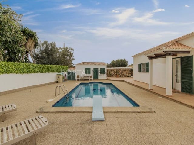 3 slaapkamer Villa te koop in Es Castell met zwembad garage - € 750.000 (Ref: 9402117)