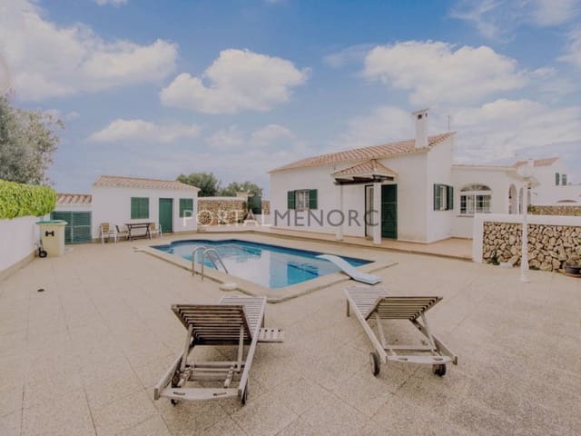 3 slaapkamer Villa te koop in Es Castell met zwembad garage - € 750.000 (Ref: 9402117)