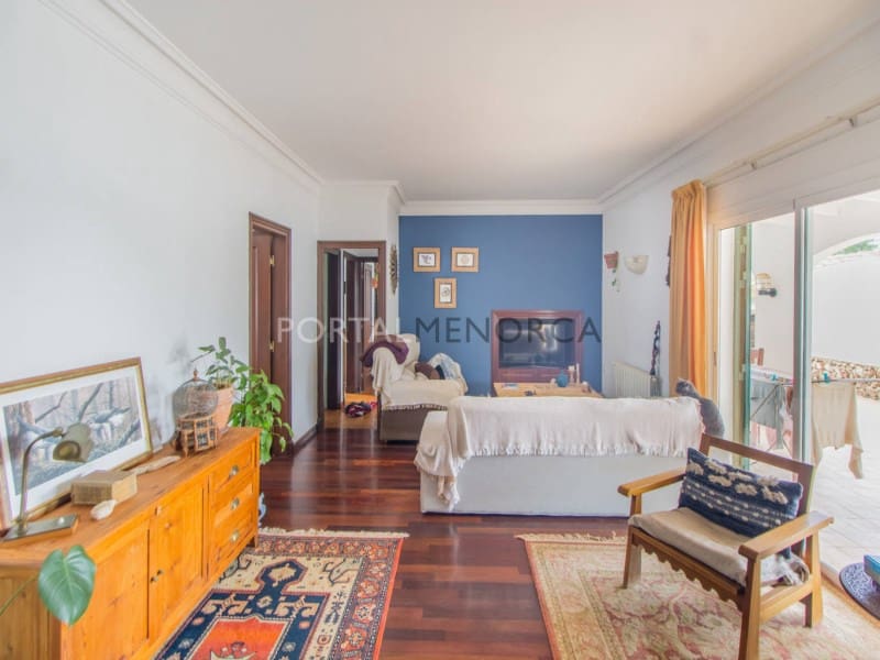 3 slaapkamer Villa te koop in Es Castell met zwembad garage - € 750.000 (Ref: 9402117)