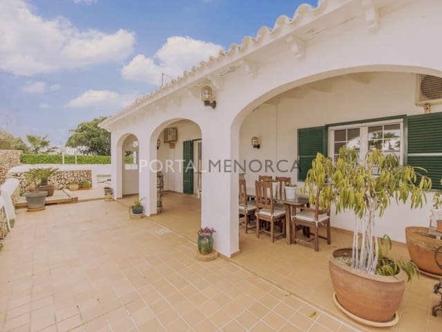 3 slaapkamer Villa te koop in Es Castell met zwembad garage - € 750.000 (Ref: 9402117)