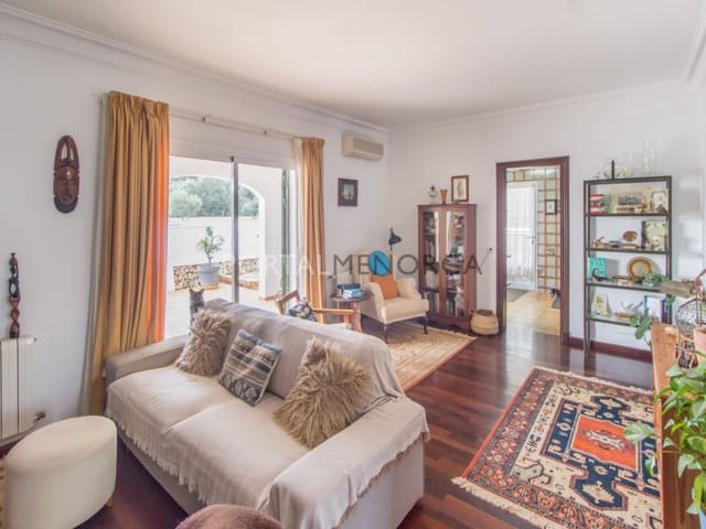 3 slaapkamer Villa te koop in Es Castell met zwembad garage - € 750.000 (Ref: 9402117)