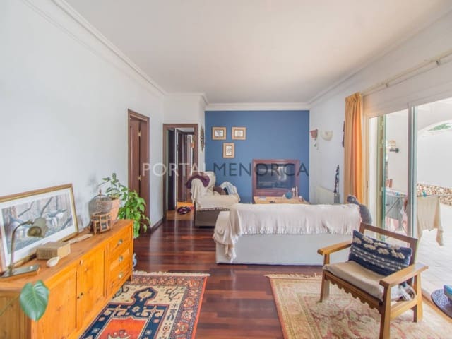 3 slaapkamer Villa te koop in Es Castell met zwembad garage - € 750.000 (Ref: 9402117)