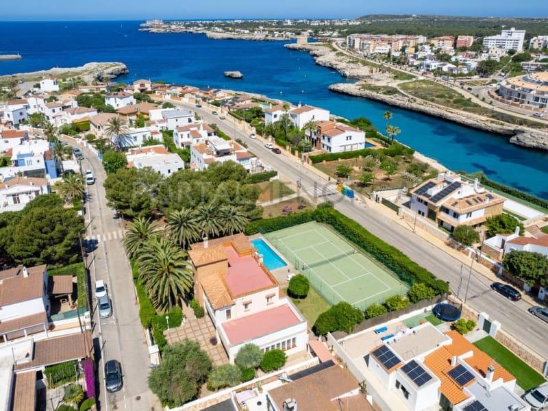 4 slaapkamer Villa te koop in Ciutadella de Menorca - € 1.950.000 (Ref: 9402120)