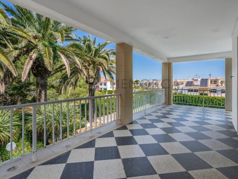 4 slaapkamer Villa te koop in Ciutadella de Menorca - € 1.950.000 (Ref: 9402120)