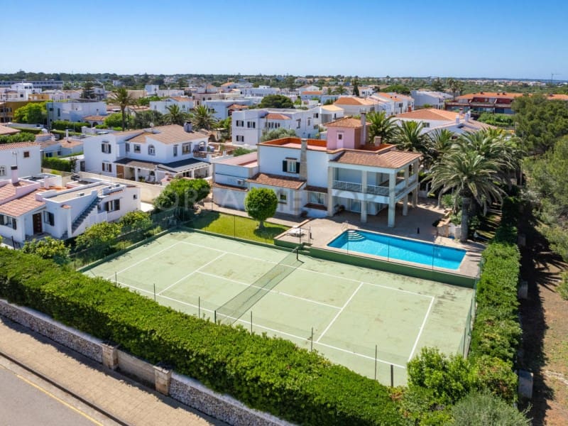 4 slaapkamer Villa te koop in Ciutadella de Menorca - € 1.950.000 (Ref: 9402120)