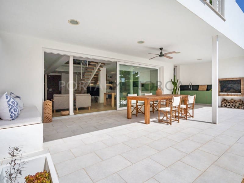 4 soverom Villa til salgs i Ciutadella de Menorca med svømmebasseng garasje - € 1 650 000 (Ref: 9402124)