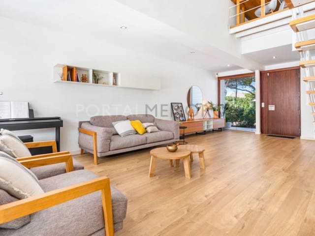 4 soverom Villa til salgs i Ciutadella de Menorca med svømmebasseng garasje - € 1 650 000 (Ref: 9402124)