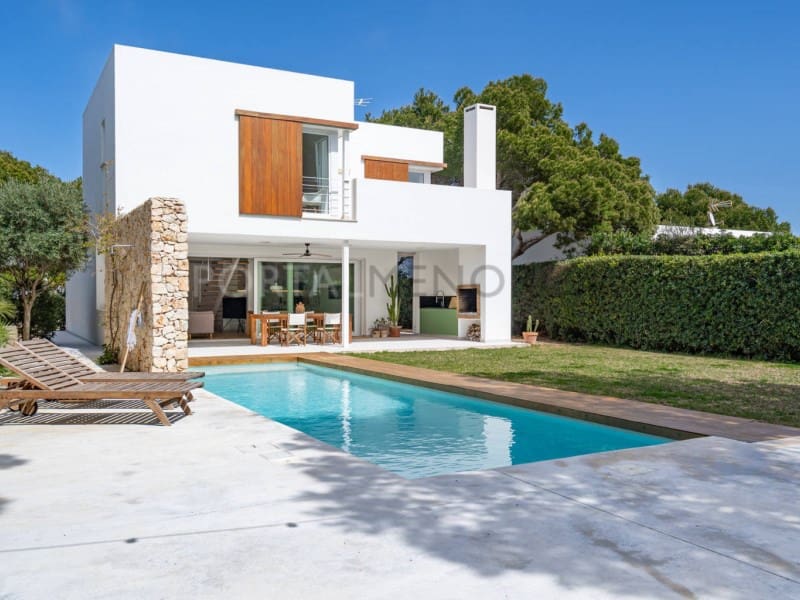 4 soverom Villa til salgs i Ciutadella de Menorca med svømmebasseng garasje - € 1 650 000 (Ref: 9402124)