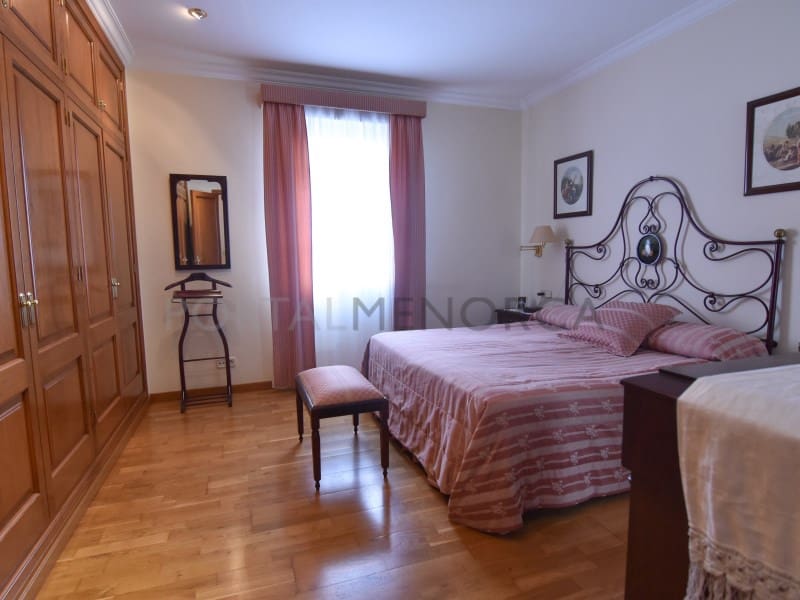 5 bedroom Villa for sale in Mahon / Mao - € 990,000 (Ref: 9402130)