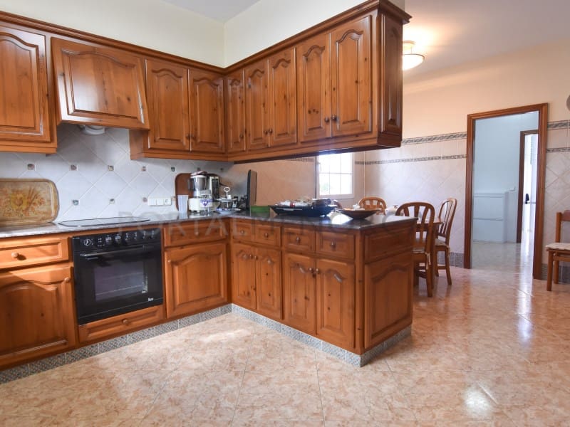 5 bedroom Villa for sale in Mahon / Mao - € 990,000 (Ref: 9402130)