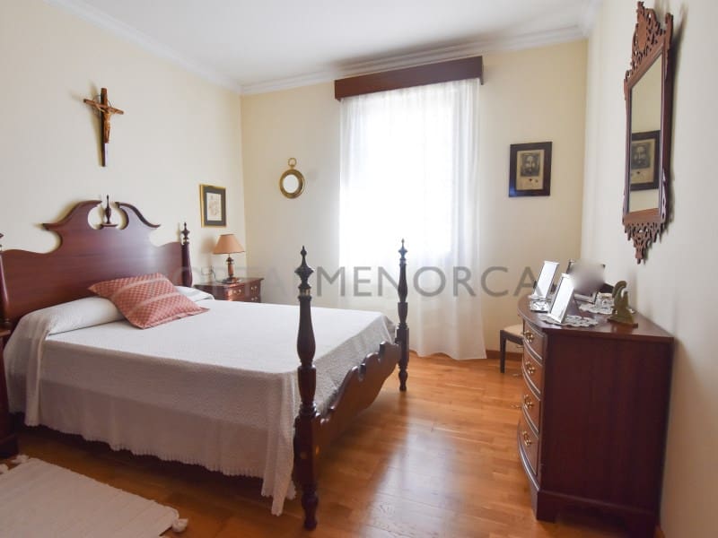 5 bedroom Villa for sale in Mahon / Mao - € 990,000 (Ref: 9402130)