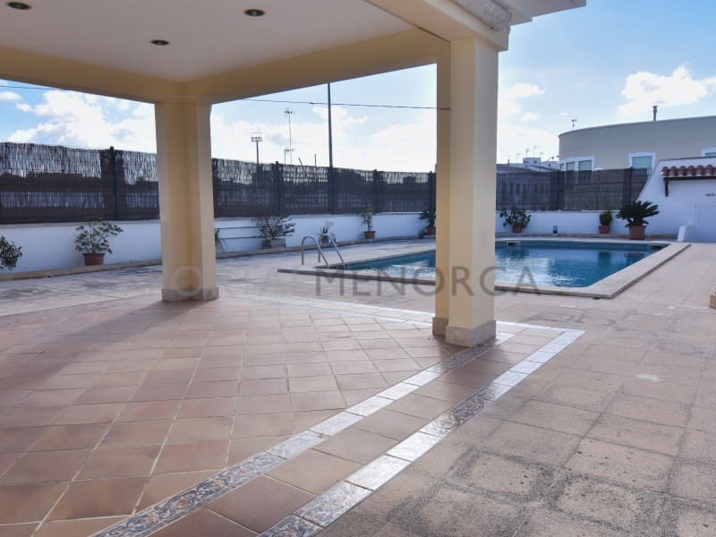 5 bedroom Villa for sale in Mahon / Mao - € 990,000 (Ref: 9402130)