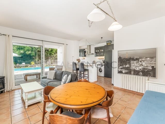 3 makuuhuone Huvila myytävänä paikassa Cap d'en Font, San Luis / Sant Lluís mukana uima-altaan 
autotalli - 600 000 € (Ref: 9402152)