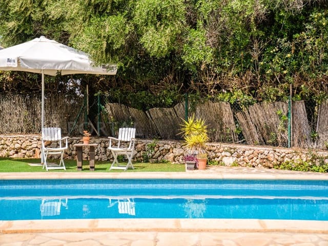 3 makuuhuone Huvila myytävänä paikassa Cap d'en Font, San Luis / Sant Lluís mukana uima-altaan 
autotalli - 600 000 € (Ref: 9402152)