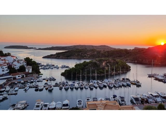 Chalet de 4 habitaciones en Port d'Addaia, Es Mercadal en venta con piscina garaje - 995.000 € (Ref: 9402154)