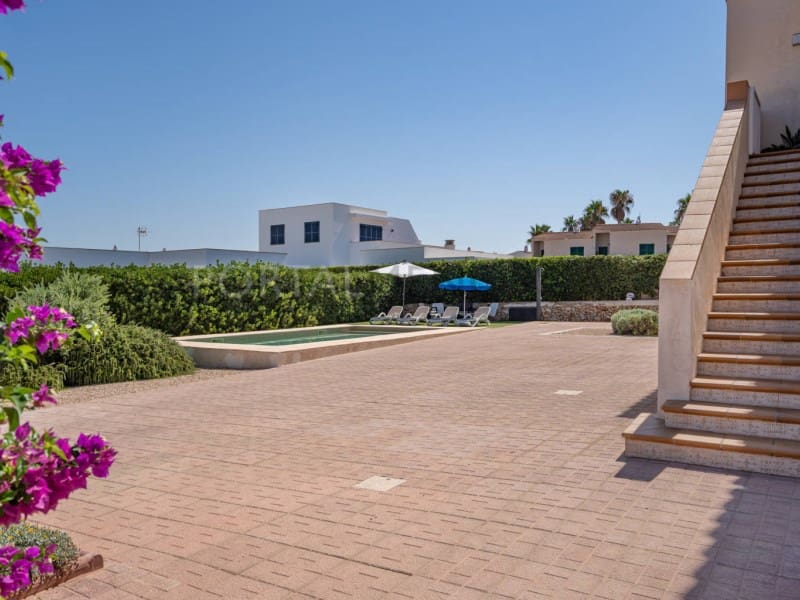 3 soveværelse Villa til salg i Ciutadella de Menorca med swimmingpool - € 590.000 (Ref: 9402155)
