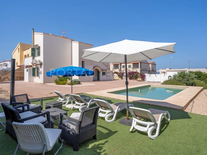 3 soveværelse Villa til salg i Ciutadella de Menorca med swimmingpool - € 590.000 (Ref: 9402155)