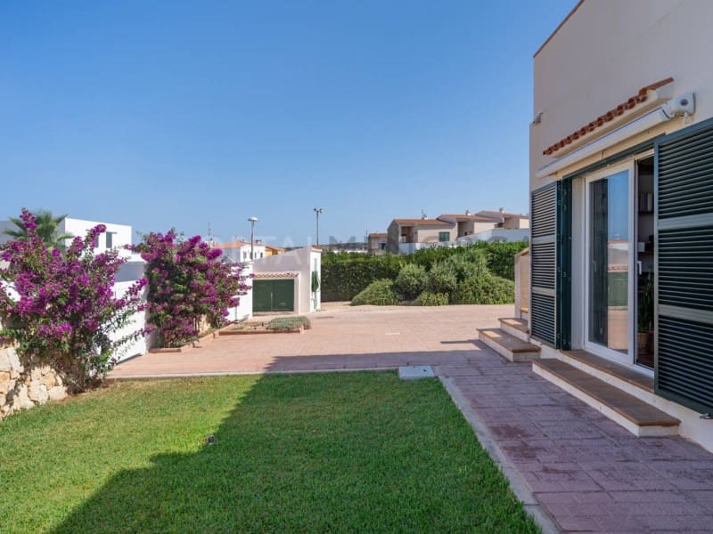 3 soveværelse Villa til salg i Ciutadella de Menorca med swimmingpool - € 590.000 (Ref: 9402155)