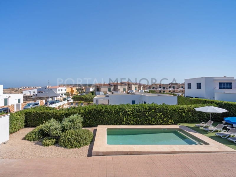 3 soveværelse Villa til salg i Ciutadella de Menorca med swimmingpool - € 590.000 (Ref: 9402155)