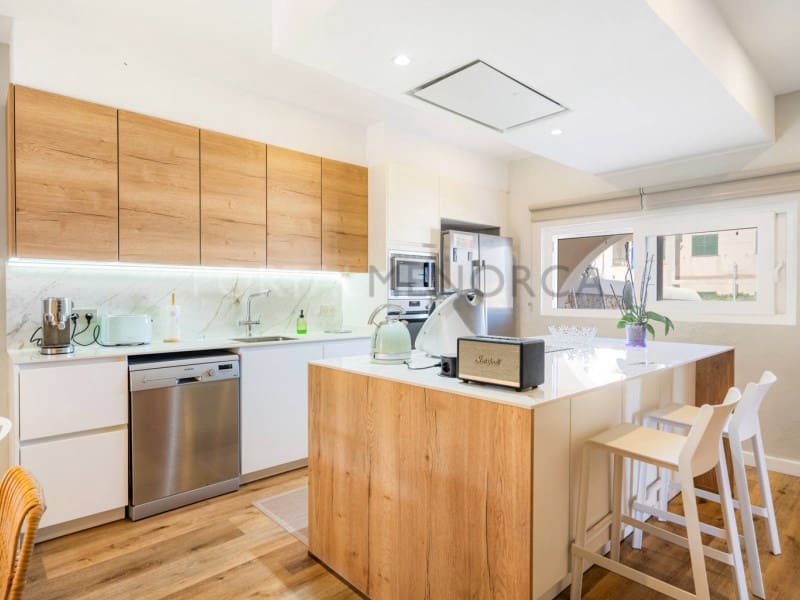 3 soveværelse Villa til salg i Ciutadella de Menorca med swimmingpool - € 590.000 (Ref: 9402155)