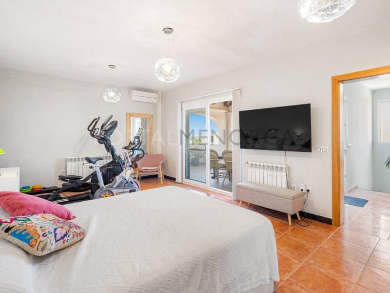 3 soveværelse Villa til salg i Ciutadella de Menorca med swimmingpool - € 590.000 (Ref: 9402155)