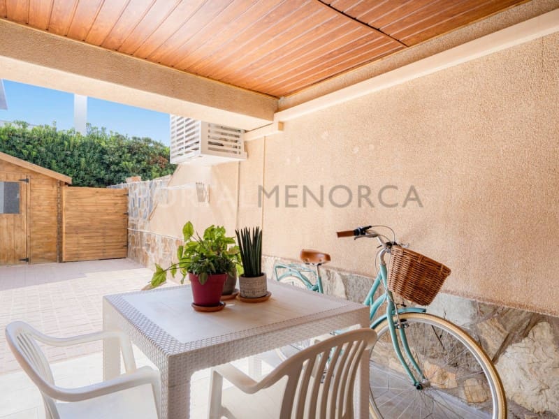 3 soveværelse Villa til salg i Ciutadella de Menorca med swimmingpool - € 590.000 (Ref: 9402155)