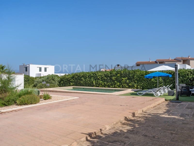 3 soveværelse Villa til salg i Ciutadella de Menorca med swimmingpool - € 590.000 (Ref: 9402155)