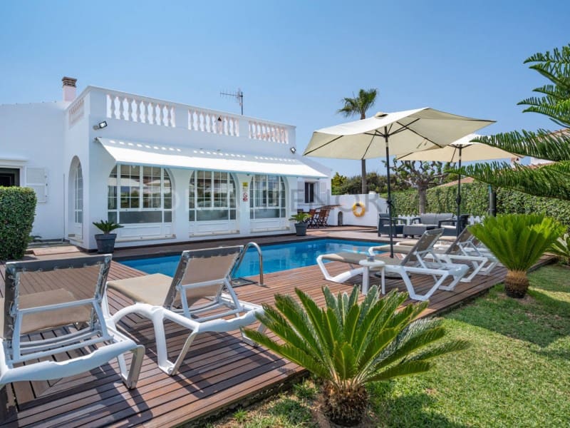 3 quarto Moradia para venda em Cala'n Bosch com piscina - 760 000 € (Ref: 9402163)
