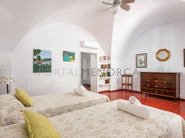 5 soverom Finca/Herregård til salgs i Es Castell med svømmebasseng - € 995 000 (Ref: 9402165)