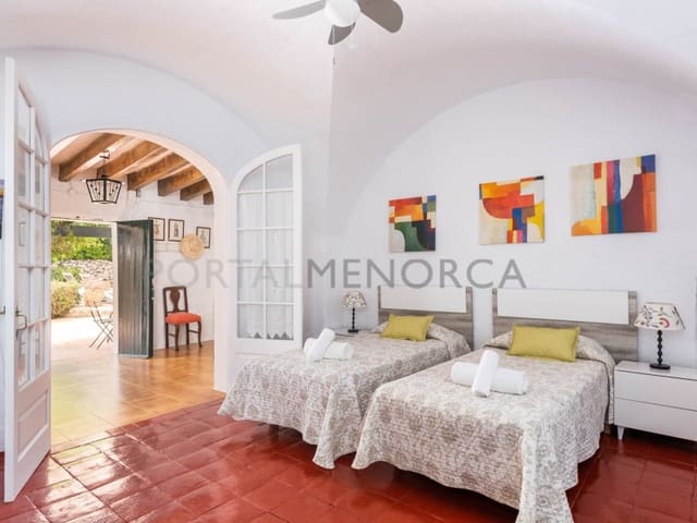 5 soverom Finca/Herregård til salgs i Es Castell med svømmebasseng - € 995 000 (Ref: 9402165)