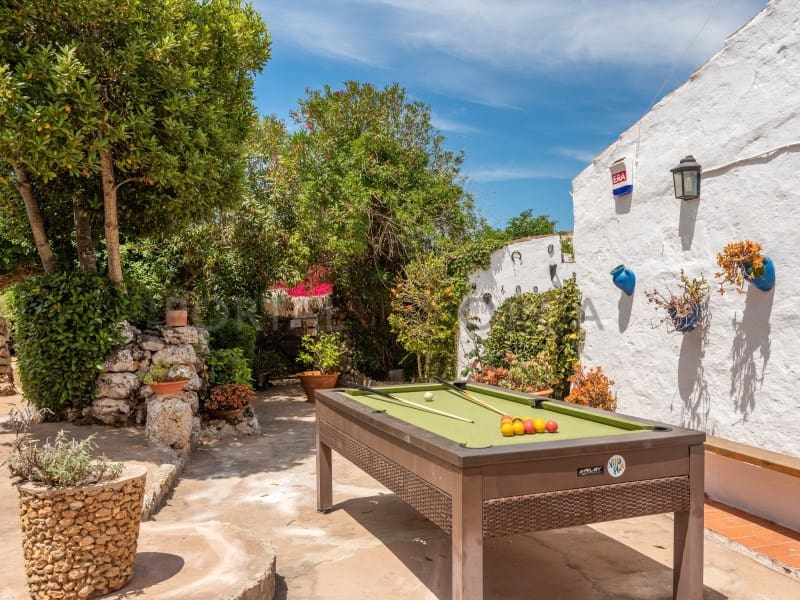 5 soverom Finca/Herregård til salgs i Es Castell med svømmebasseng - € 995 000 (Ref: 9402165)