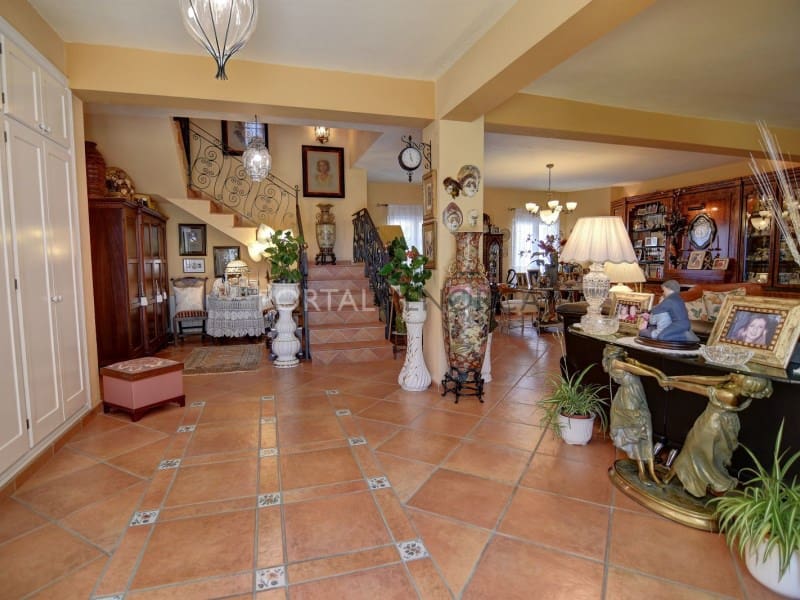 4 bedroom Villa for sale in San Clemente / Sant Climent with pool - € 2,345,000 (Ref: 9402167)