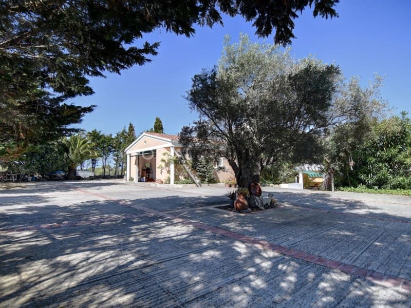 4 bedroom Villa for sale in San Clemente / Sant Climent with pool - € 2,345,000 (Ref: 9402167)