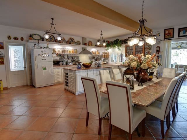 Chalet de 4 habitaciones en San Clemente / Sant Climent, Mahón / Maó en venta con piscina - 2.345.000 € (Ref: 9402167)