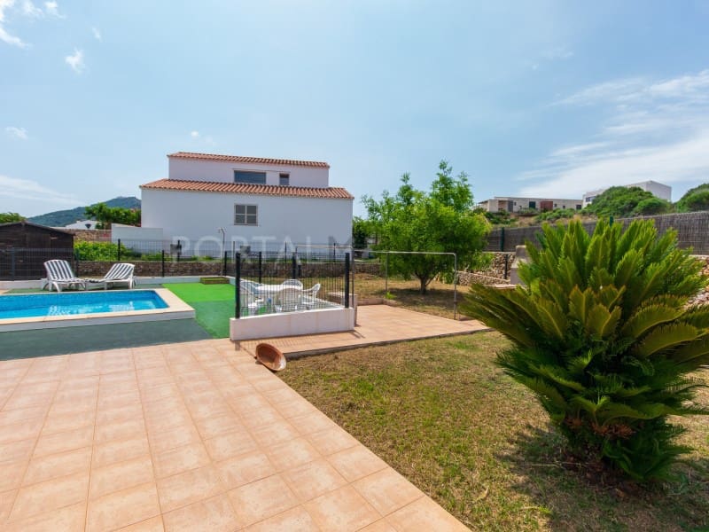3 bedroom Villa for sale in Es Mercadal with pool garage - € 750,000 (Ref: 9402168)