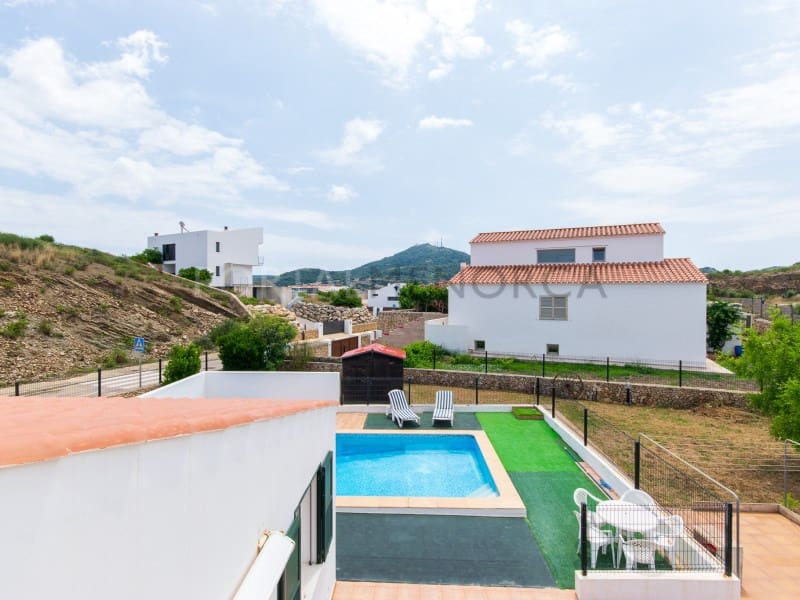3 bedroom Villa for sale in Es Mercadal with pool garage - € 750,000 (Ref: 9402168)