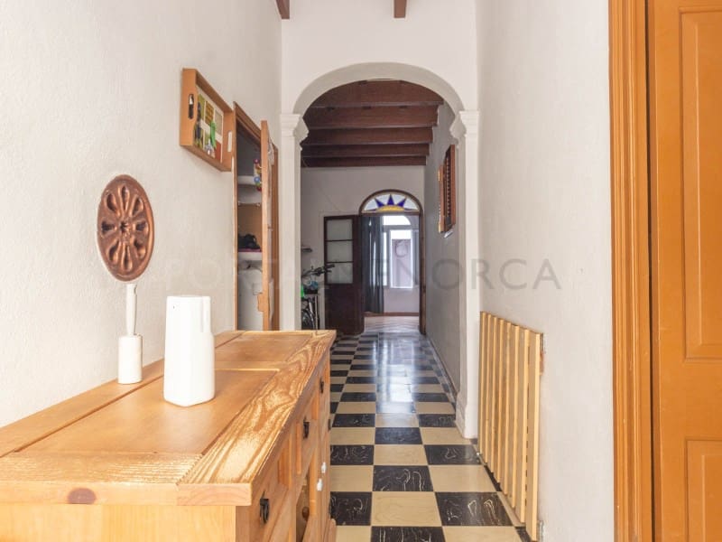 6 bedroom Villa for sale in Mahon / Mao - € 395,000 (Ref: 9500434)